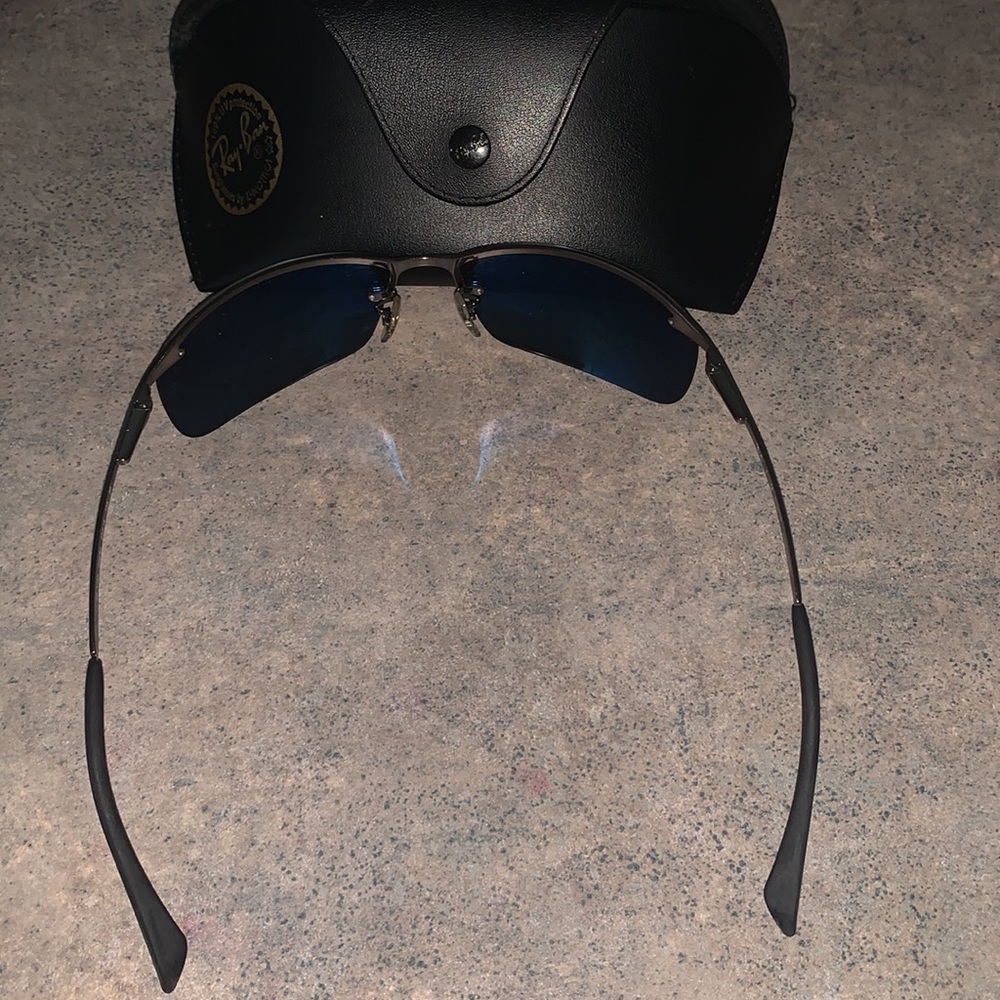 Ray-Ban Sunglasses - Picture 3 of 3